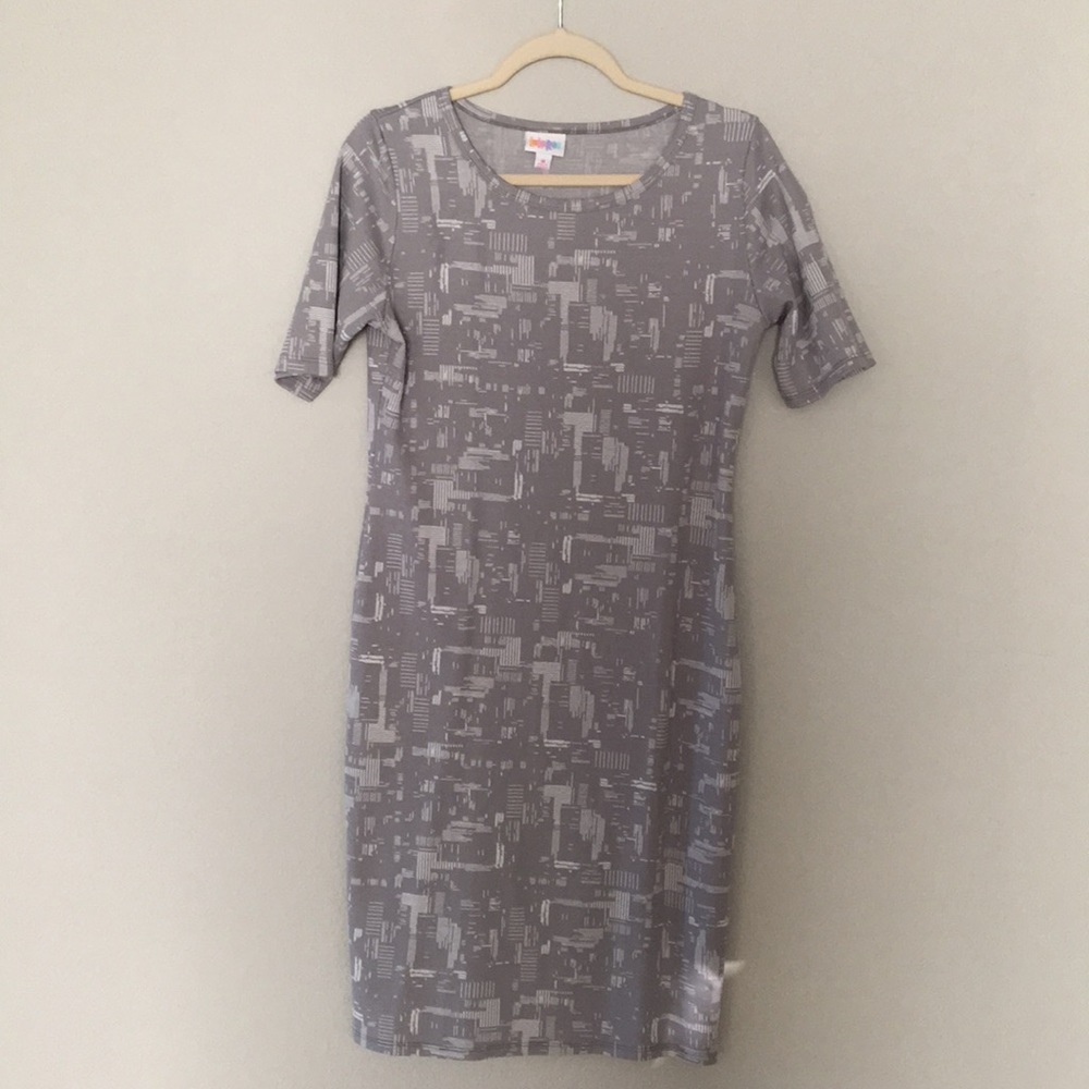 Sliver short sleeve body-con dress